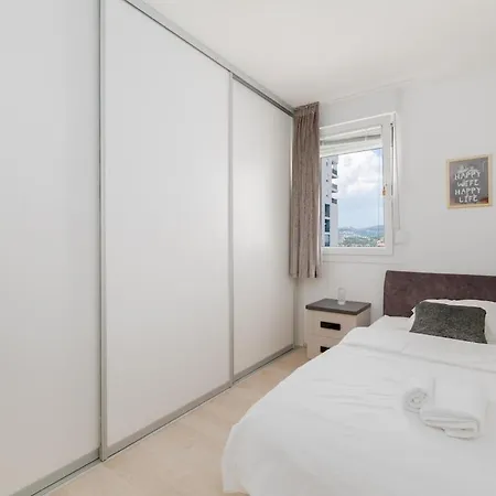 The Velvet Skyline דירה *