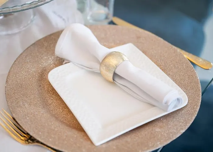 The Velvet Skyline * Σπλιτ